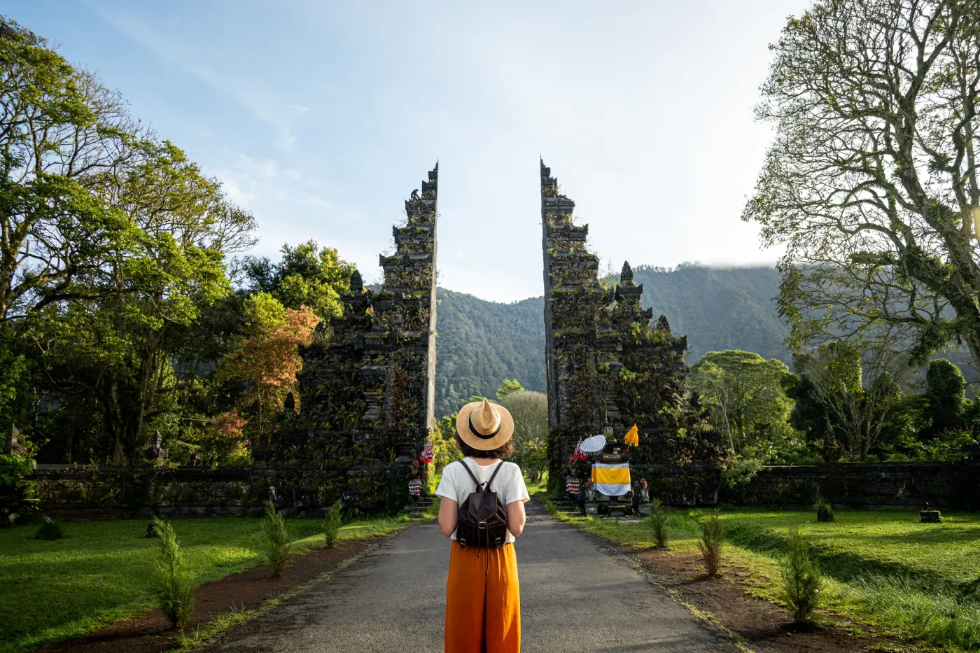 The Handara Gate on the road north, with the Bedugul hills behind it